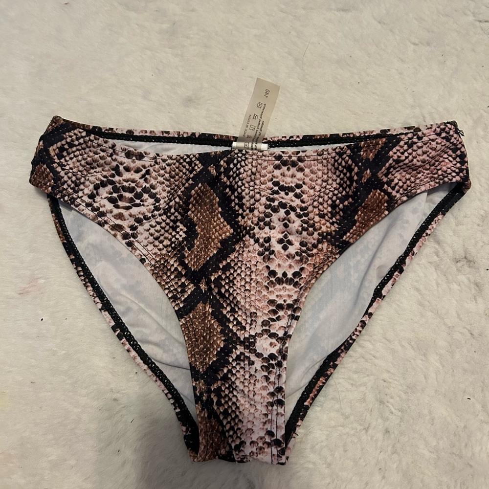 SHEIN Kids Snake Print Swim Bottom